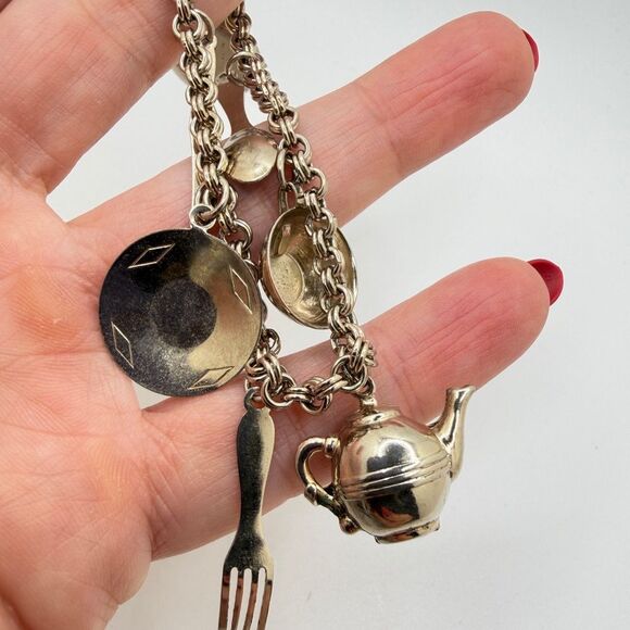 6.5" Vintage "Kitchen" charm bracelet in silver tone metal! - Picture 7 of 11